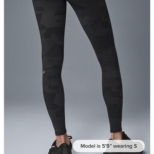 ALO Yoga Dark Camo Leggings
